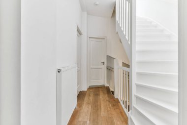 Modern evde spiral merdiven