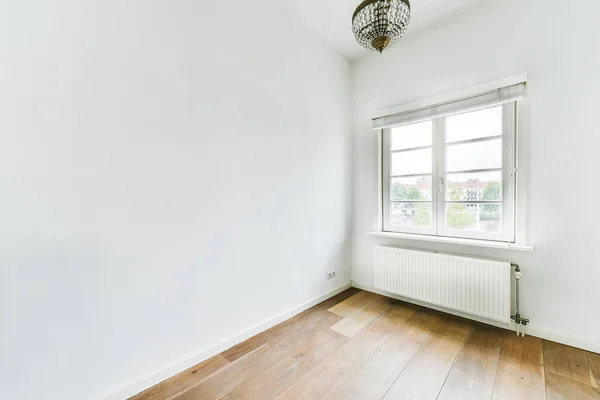 Light room with fireplace and counters — Stock Photo, Image