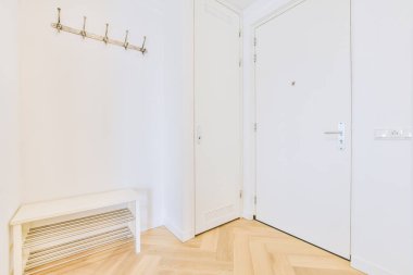 Modern dairede boş koridor