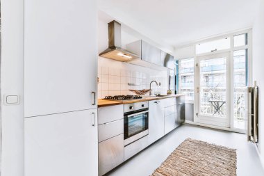 Mobilyalarla modern ev mutfağı