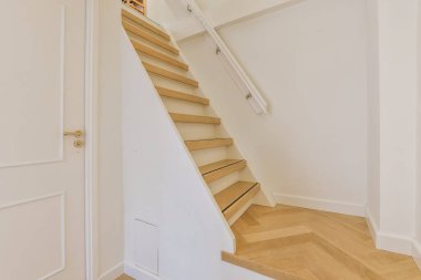 Lüks merdiven salonu.