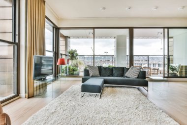 Geniş dairede dinlenme alanı