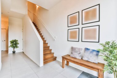 Lüks merdiven salonu.