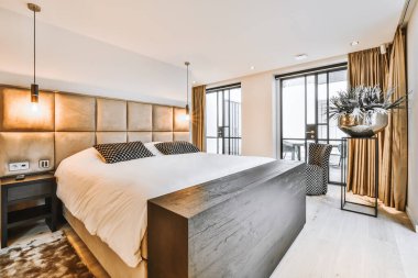 Yatak odasının içi.