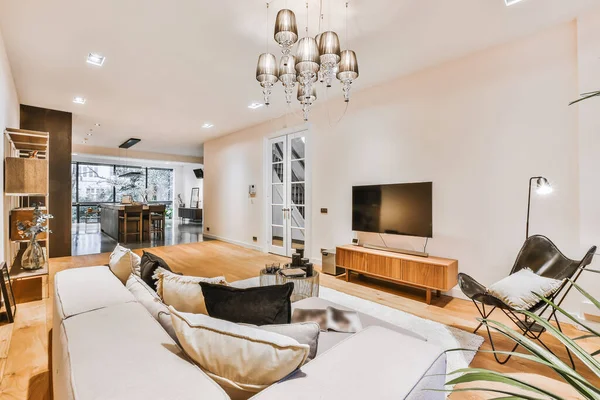 Aconchegante sala de estar interior no apartamento moderno — Fotografia de Stock