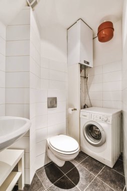 Tuvalette tuvalet var.