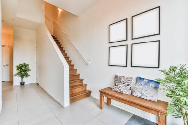 Lüks merdiven salonu.