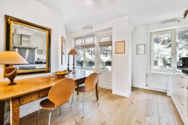 Modern yemek odası.