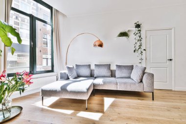 Zarif bir oturma odası.