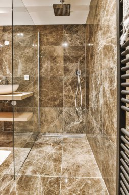 Modern duş kabini