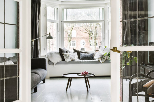 Светлая гостиная