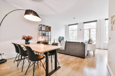 Güzel yemek odası.