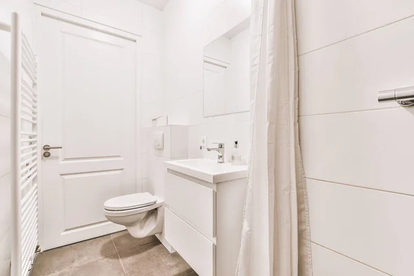Дизайн роскошных ванных комнат — стоковое фото