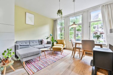 Parlak oturma odası