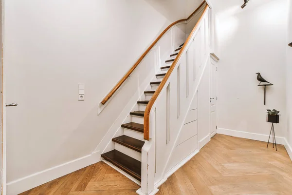 Sala de escaleras de lujo —  Fotos de Stock