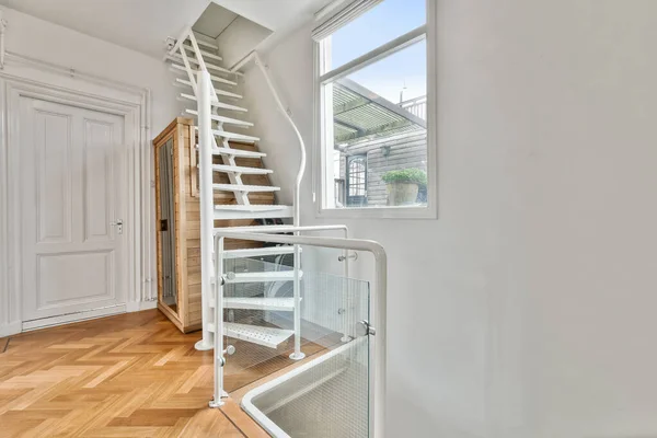 Salão de escadas de luxo — Fotografia de Stock