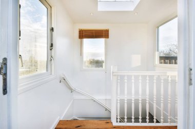 Lüks merdiven salonu.