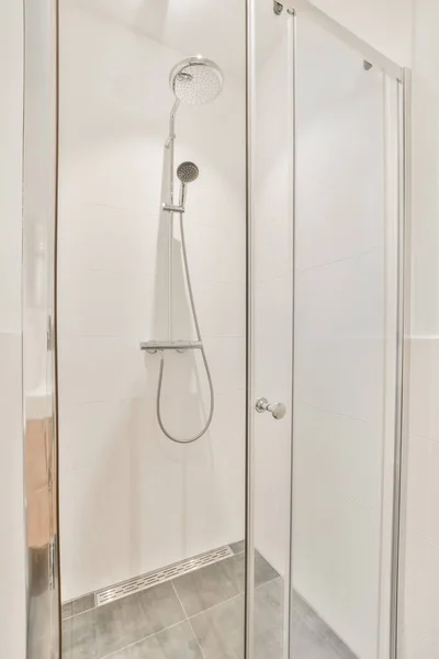 Modernt duschkabin — Stockfoto