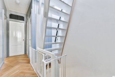 Lüks merdiven salonu.