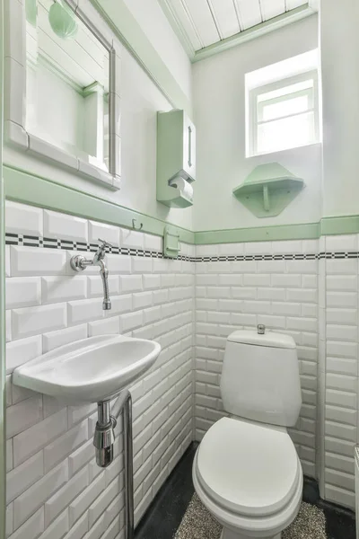 Small clean washroom — Stock Photo, Image
