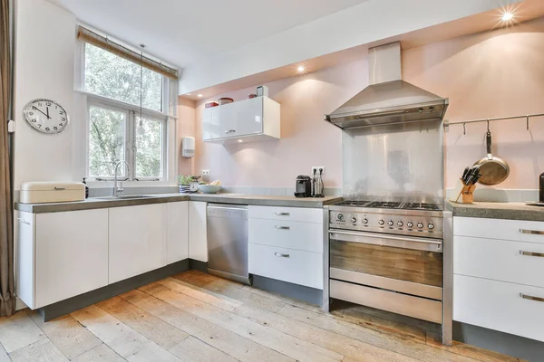 Beautiful kitchen design — Stock Photo, Image