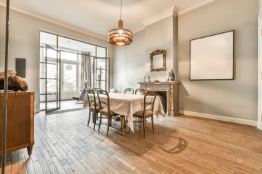 Güzel yemek odası.