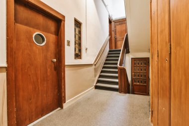 Lüks merdiven salonu.