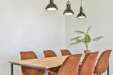 Modern yemek odası.