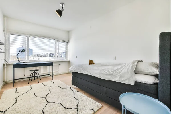 Parlak yatak odası tasarımı