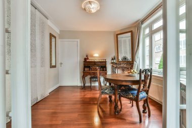 Modern yemek odası.