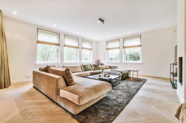 Zarif bir oturma odası.