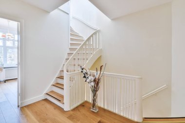 Lüks merdiven salonu.