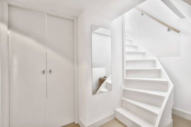 Lüks merdiven salonu.