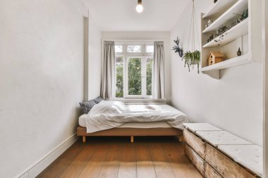 Yatak odasının içi rahat.