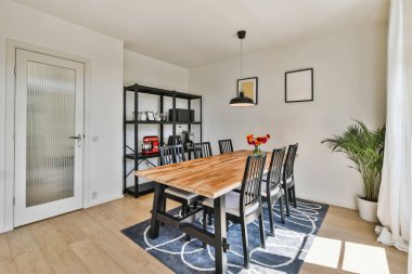 Güzel yemek odası.