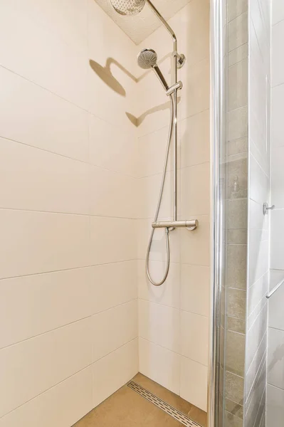 Modern zuhanyfülke — Stock Fotó