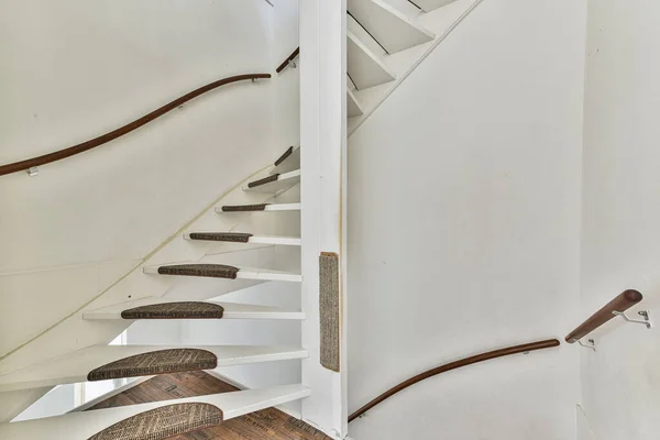 Elegante sala de escaleras —  Fotos de Stock