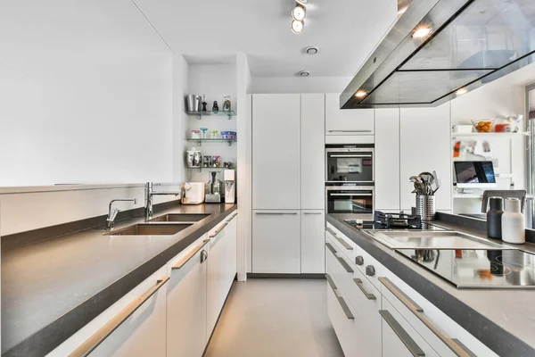 Zarif mutfak tasarımı.