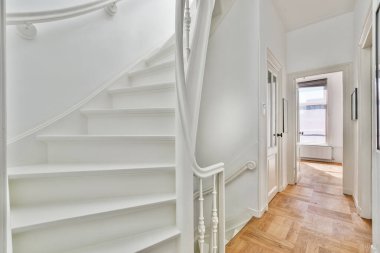 Uzun koridor tasarımı