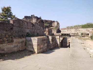 Pavagad Chanpaner Gujarat Hindistan 'dan tarihi bir yer.