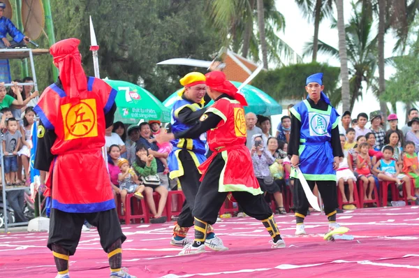 Nha Trang, Vietnam - July 13, 2015: Martial arts of human chess in a festival on the beach of Nha Trang city — Stock Photo, Image