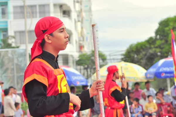 トラン, ベトナム - 2015 年 7 月 13 日: 格闘技祭りのニャチャンのビーチ都市で人間のチェスの — ストック写真