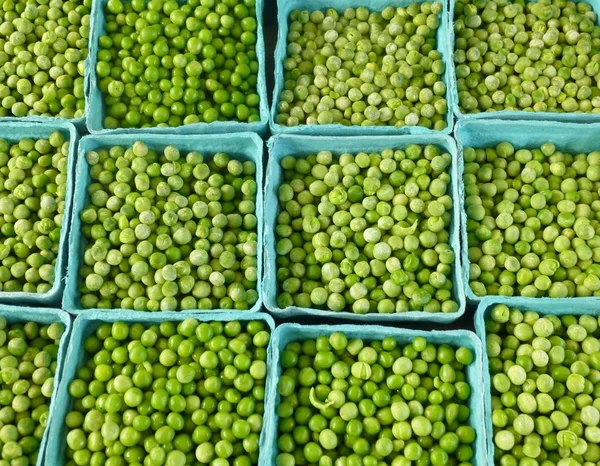 Londýn, Uk - 5. dubna 2016: zelené fazolky jsou k prodeji v londýnské čtvrti trh. — Stock fotografie