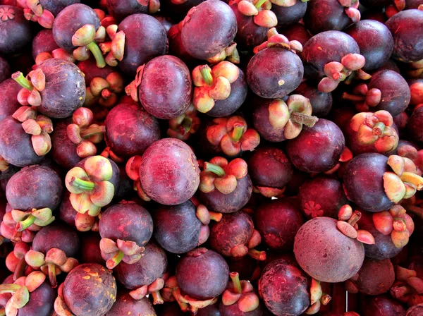 New Delhi, Inde - 10 octobre 2015 : Les mangoustan sont à vendre dans un marché local en Inde — Photo