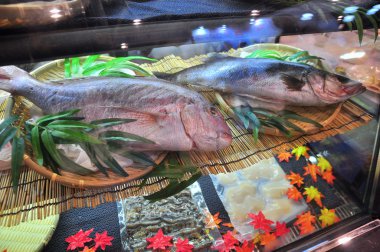 Hong Kong, Çin - 8 Eylül 2015: Lezzetli deniz ürünleri bol güzel deniz ürünleri ticaret fuarında Hong Kong görüntülenir