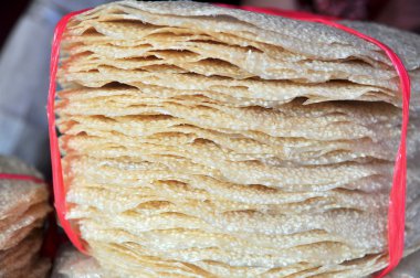 Pirinç kraker s vardır Vietnam yerel bir pazarda Satılık