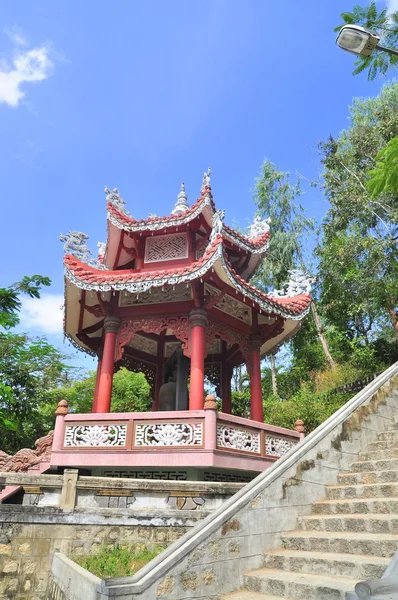 Un tempio cinese tradizionale in una pagoda in Asia — Foto Stock