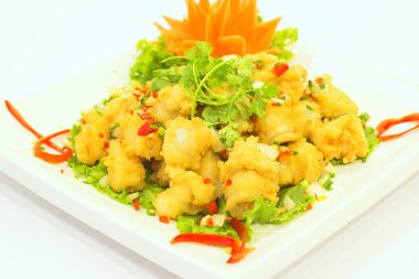 Kızarmış karides restoranda tava