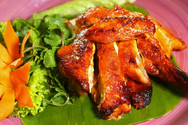 Vietnam panggang ayam lokal dengan saus madu — Stok Foto