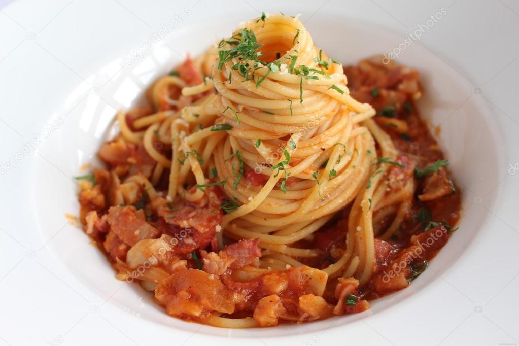 Dried Spaghetti with beef and tomato
